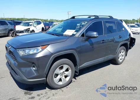 2021 Toyota Rav4 Xle z USA, uszkodzony, nr VIN 2T3P1RFV5MC175396